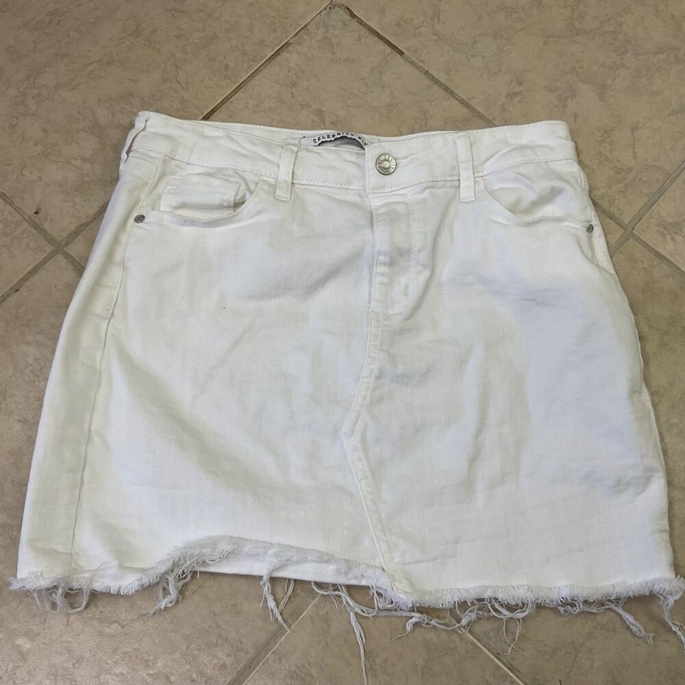 Celebrity Pink Denim Mini Skirt. Sz 7/28 white fringe rodeo western cowgirl